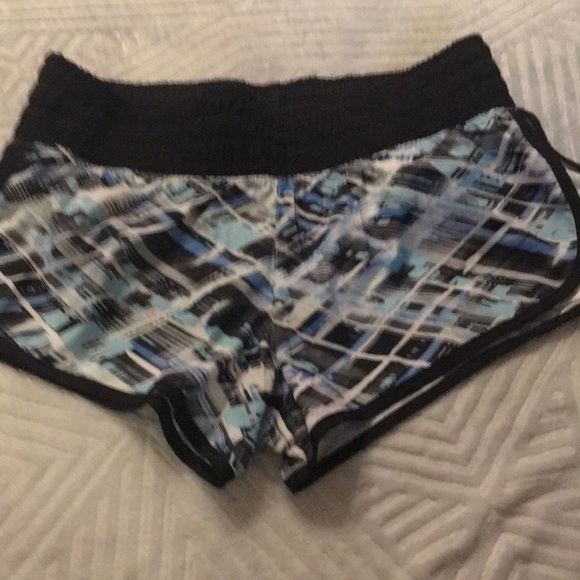 SO Juniors Activewear shorts - Picture 2 of 9